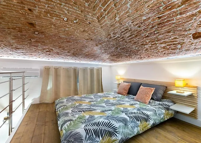 Secret Loft-Valentino